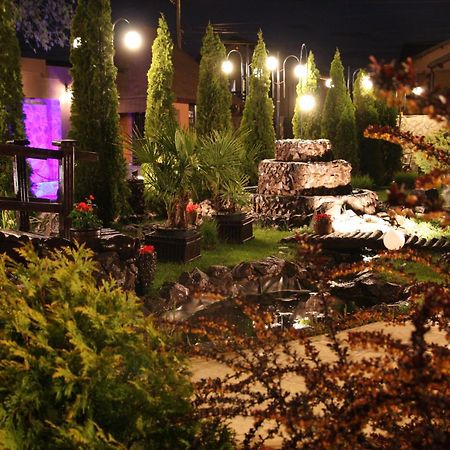 Rixo'S Guesthouse Circea Bagian luar foto