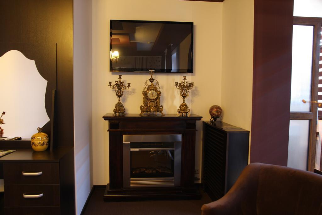 Rixo'S Guesthouse Circea Bagian luar foto