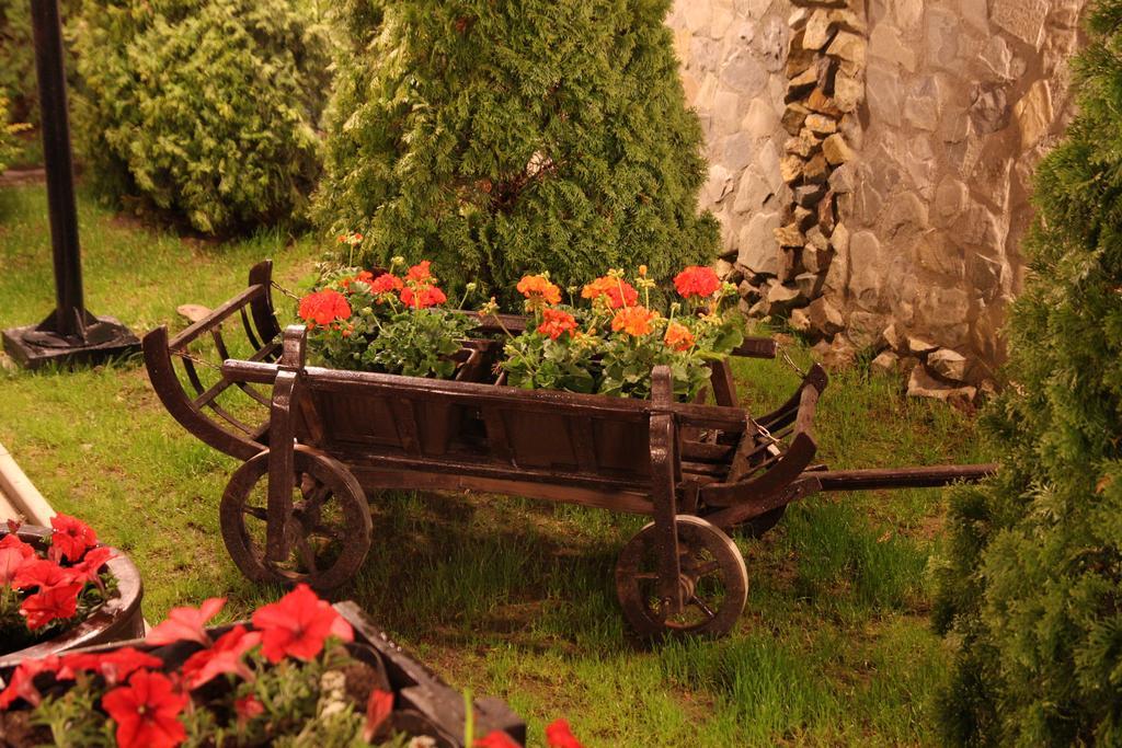 Rixo'S Guesthouse Circea Bagian luar foto