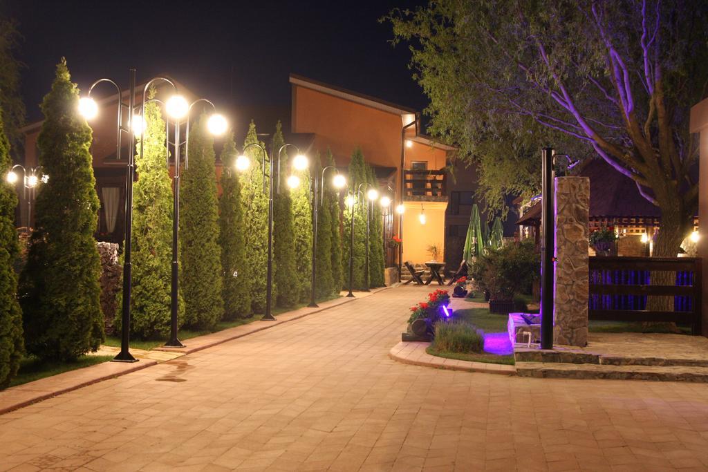 Rixo'S Guesthouse Circea Bagian luar foto