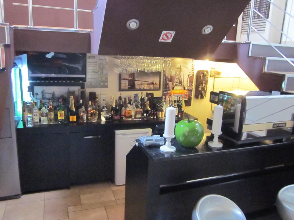 Rixo'S Guesthouse Circea Bagian luar foto