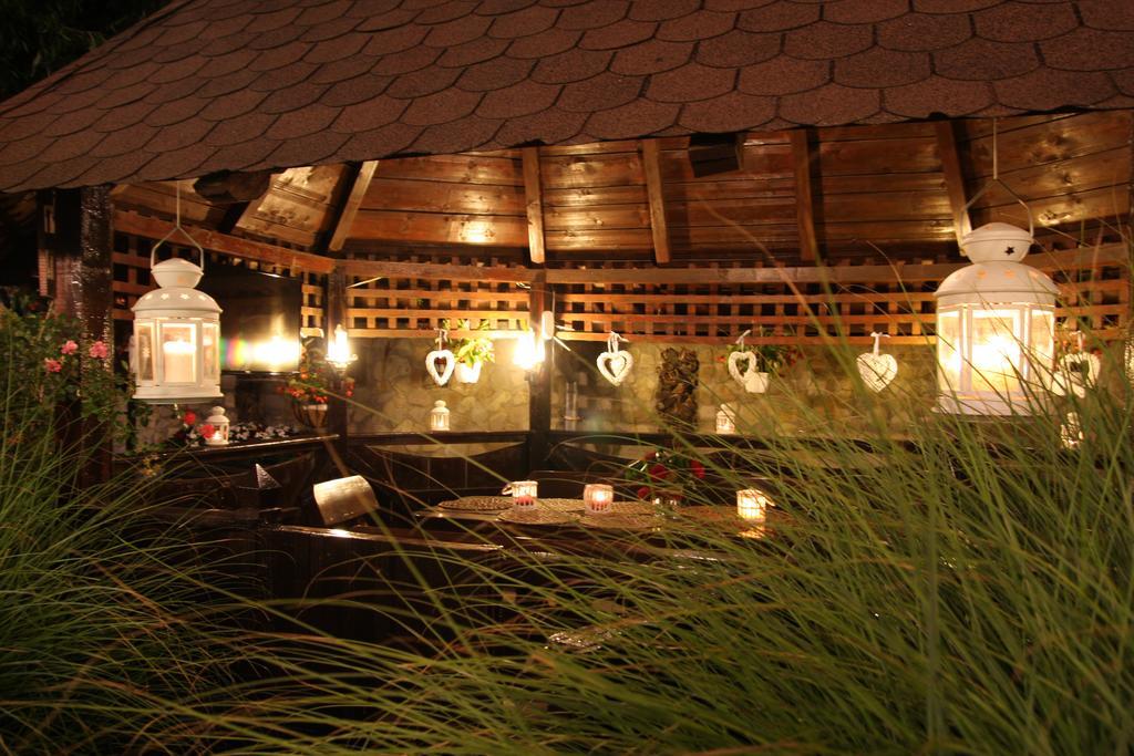 Rixo'S Guesthouse Circea Bagian luar foto