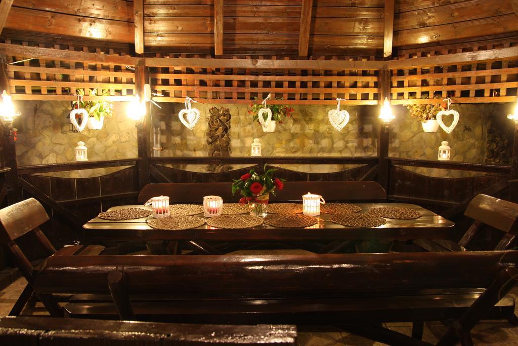Rixo'S Guesthouse Circea Bagian luar foto