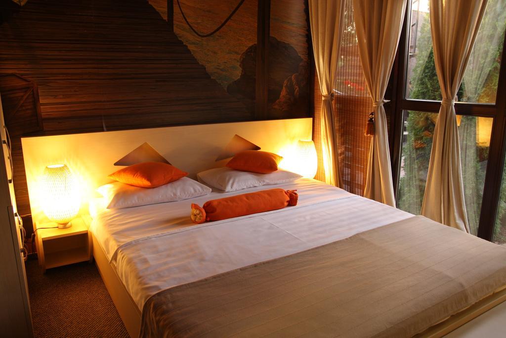Rixo'S Guesthouse Circea Bagian luar foto